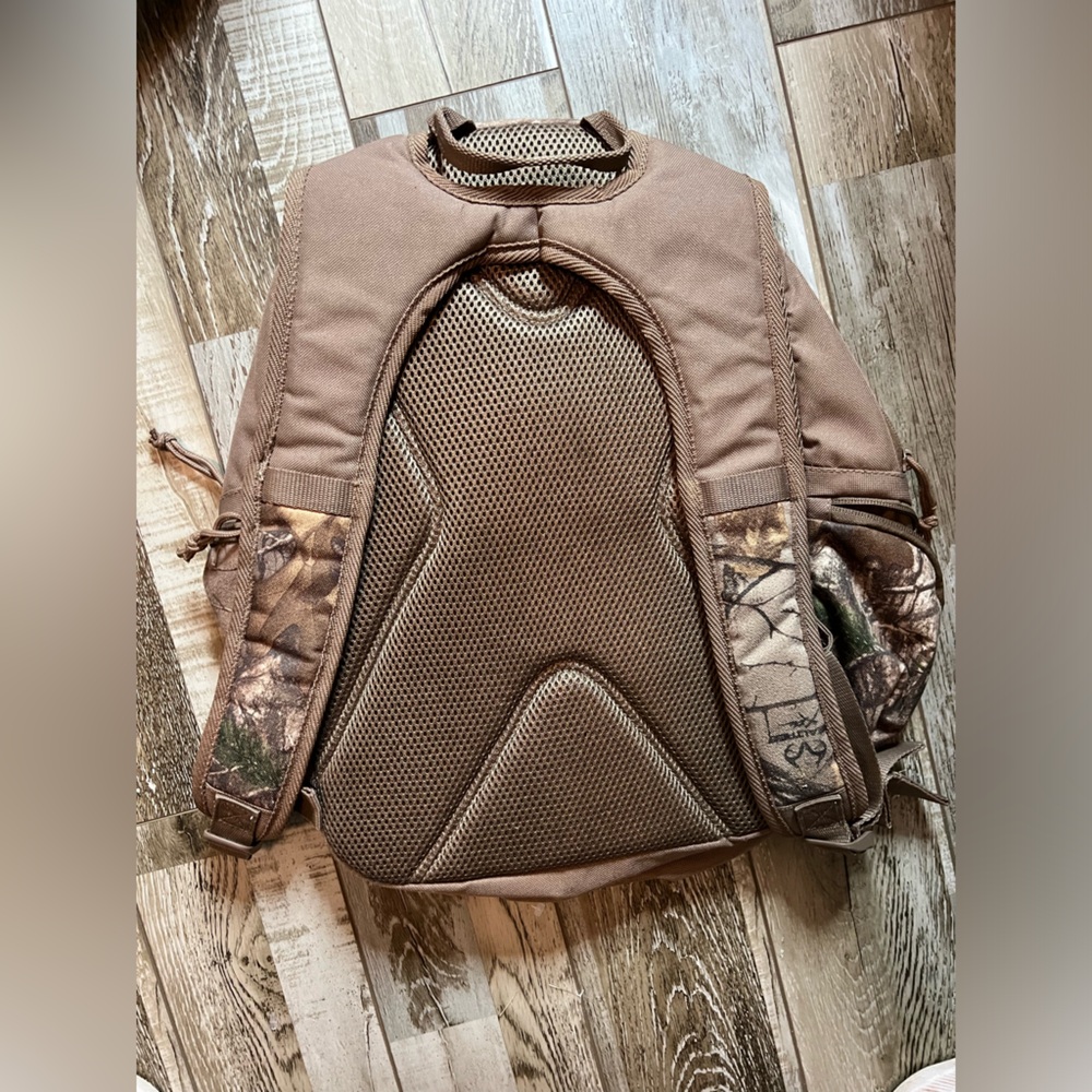 Camo Backpack - Picture 5 of 5